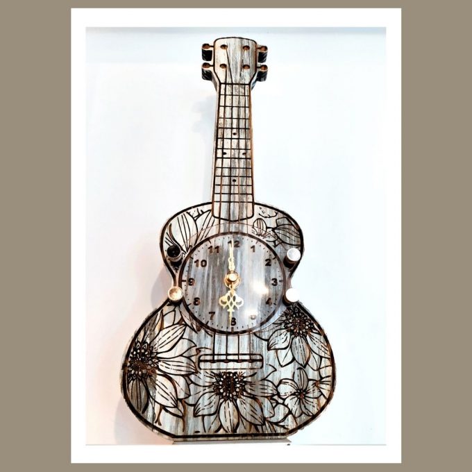 Zegar ukulele