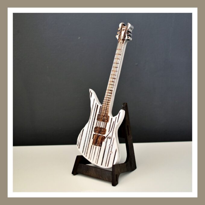 Mini gitara Schecter