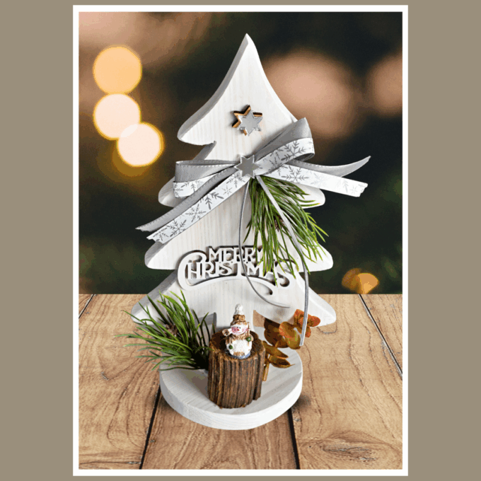 Mała drewniana choinka – ozdoba świąteczna handmade